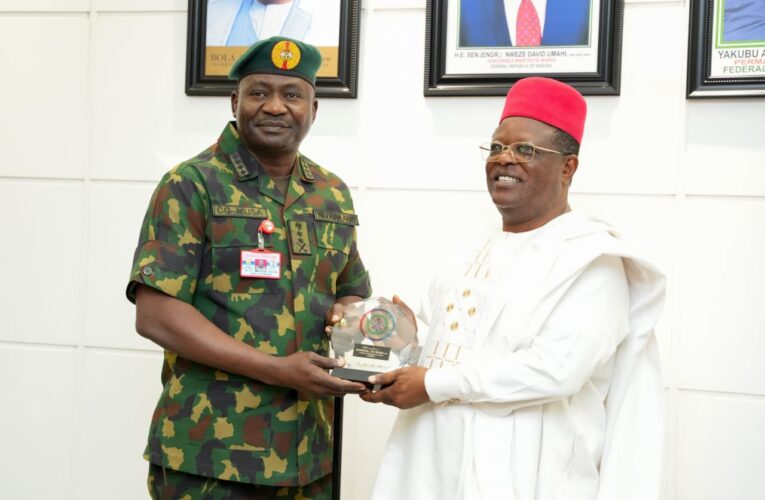 CDS VISITS FEDERAL MINISTRIES OF WORKS, AGRICULTURE.